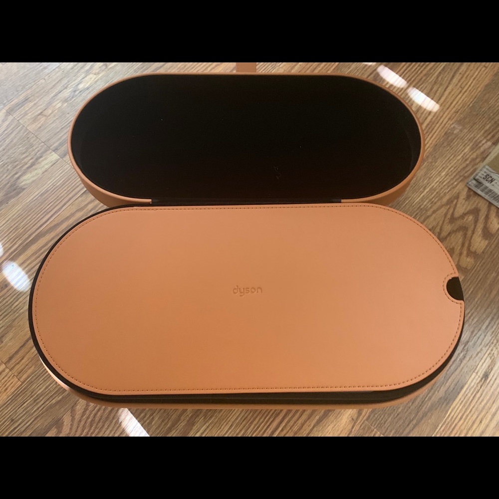 Dyson airwarp full set of attachments and box